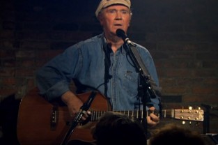 Liam Clancy with Guitar